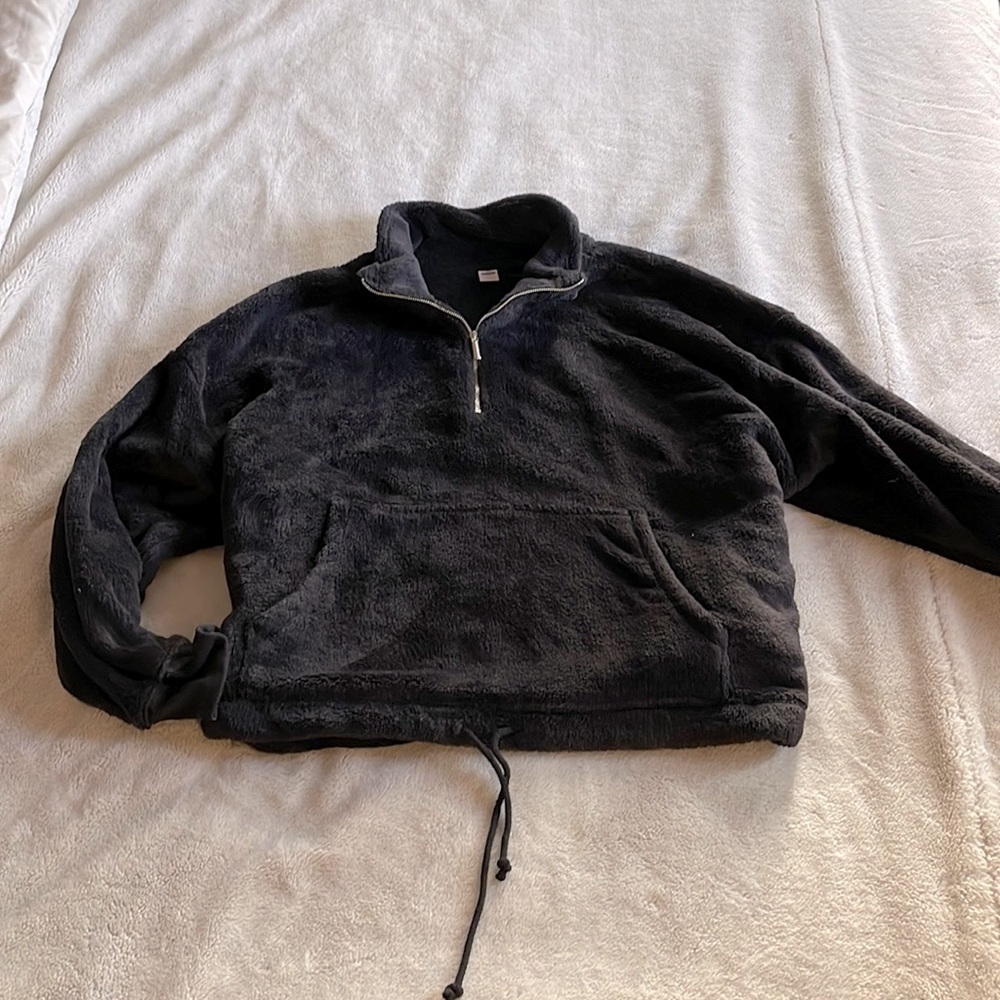 Soft and warm Old Navy Cropped Fuzzy Sweater